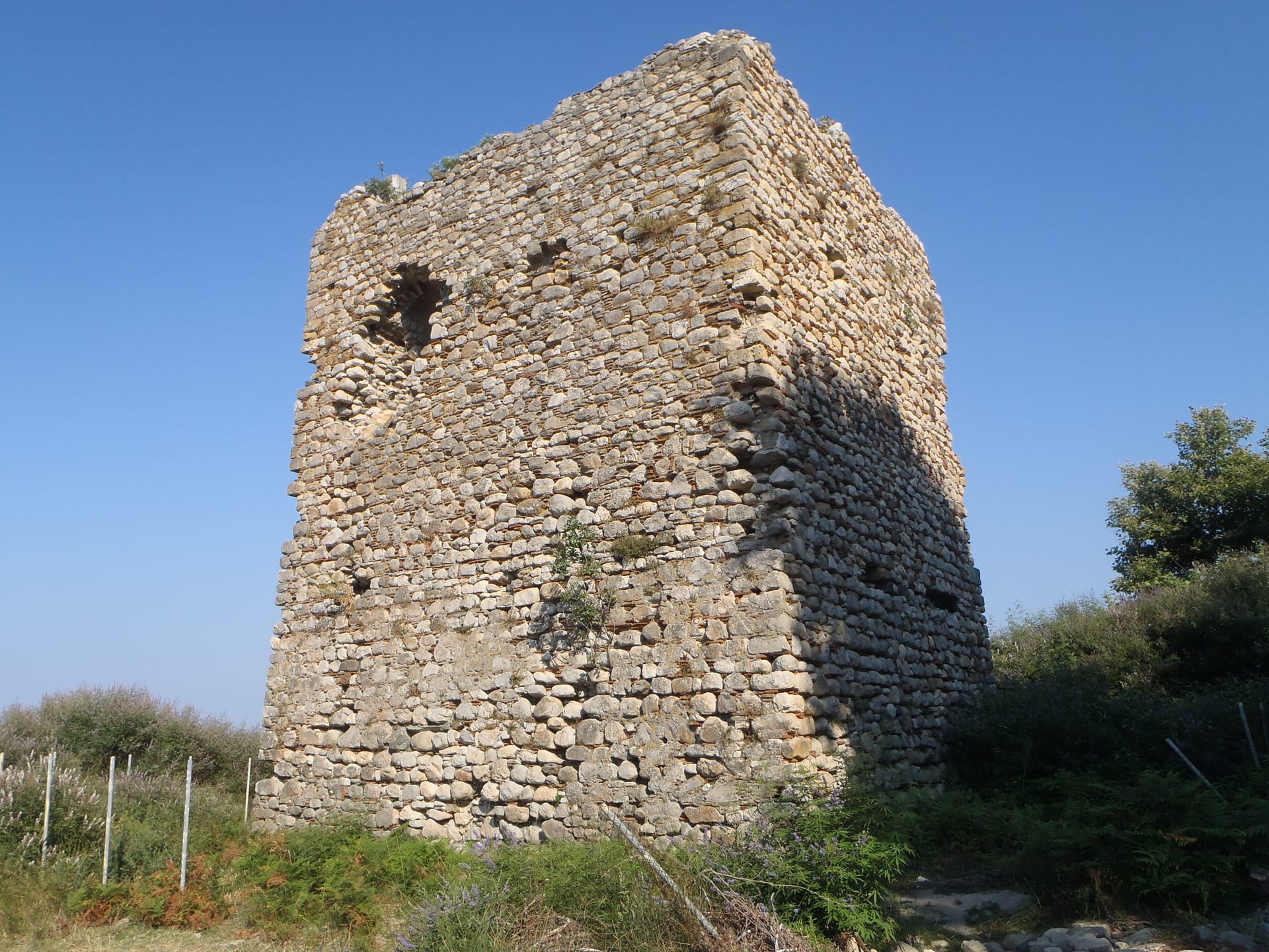 Semadirek: Büyük Tanrıların Adası