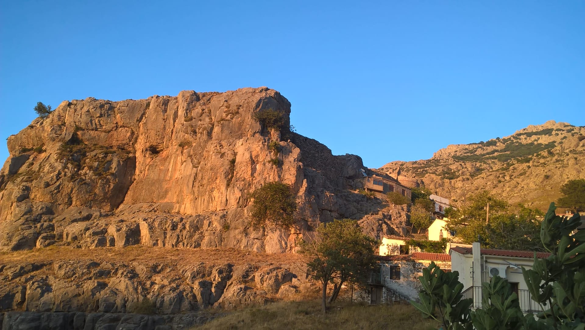 Semadirek: Büyük Tanrıların Adası
