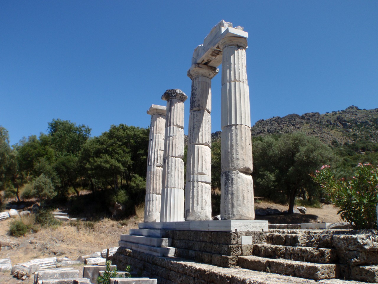 Semadirek: Büyük Tanrıların Adası
