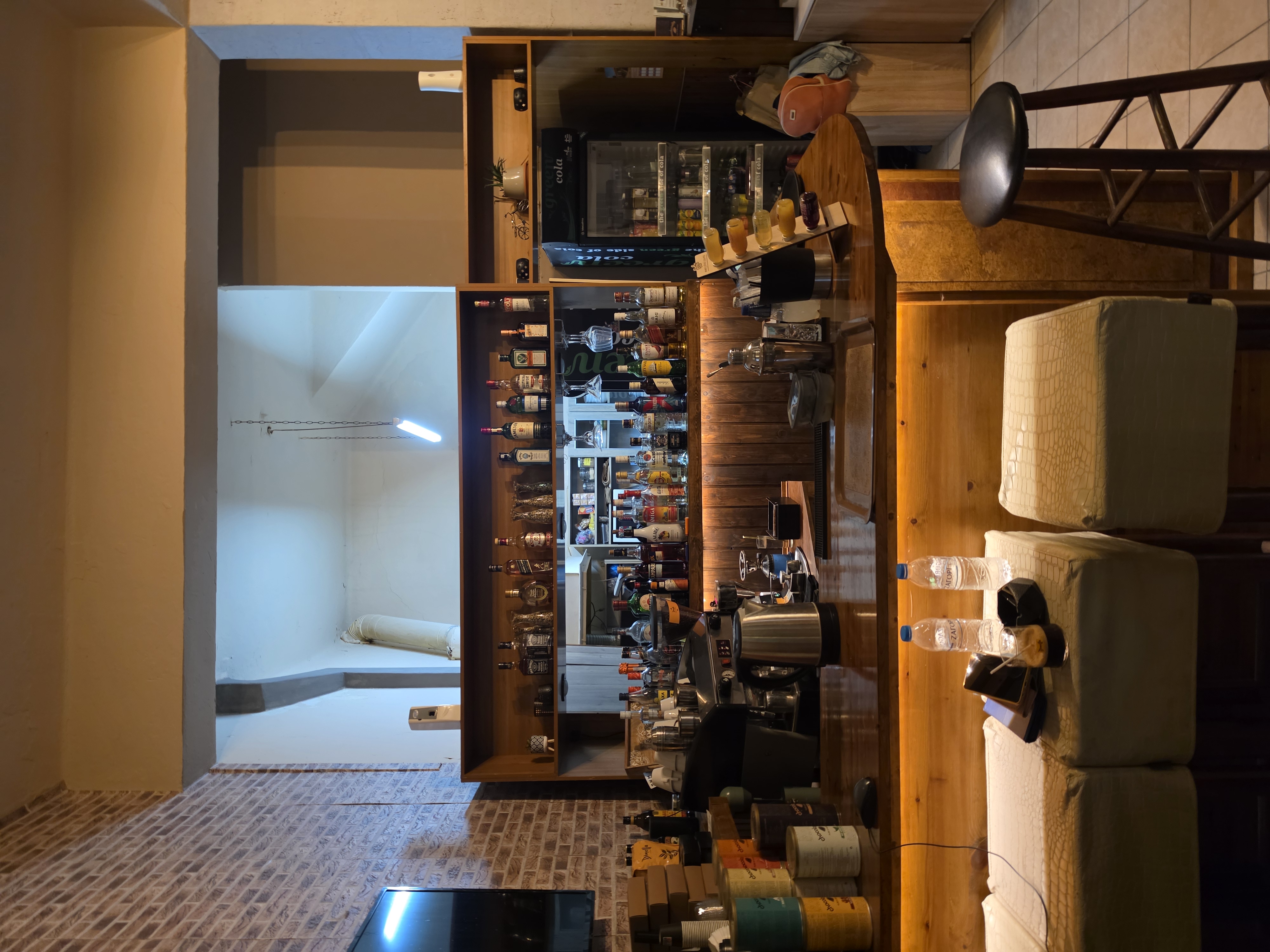 Alexis Cafe