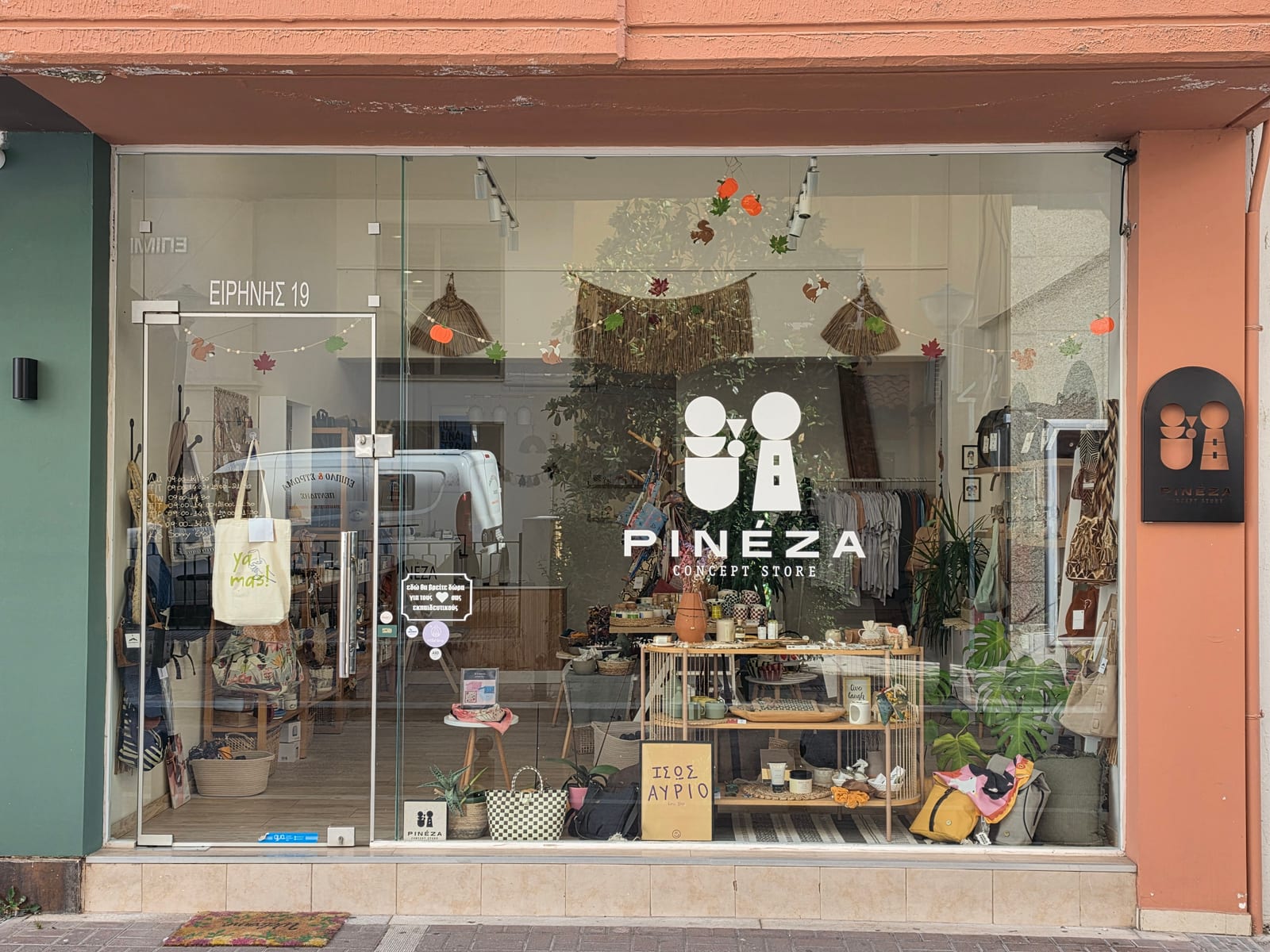 PINEZA Concept Store