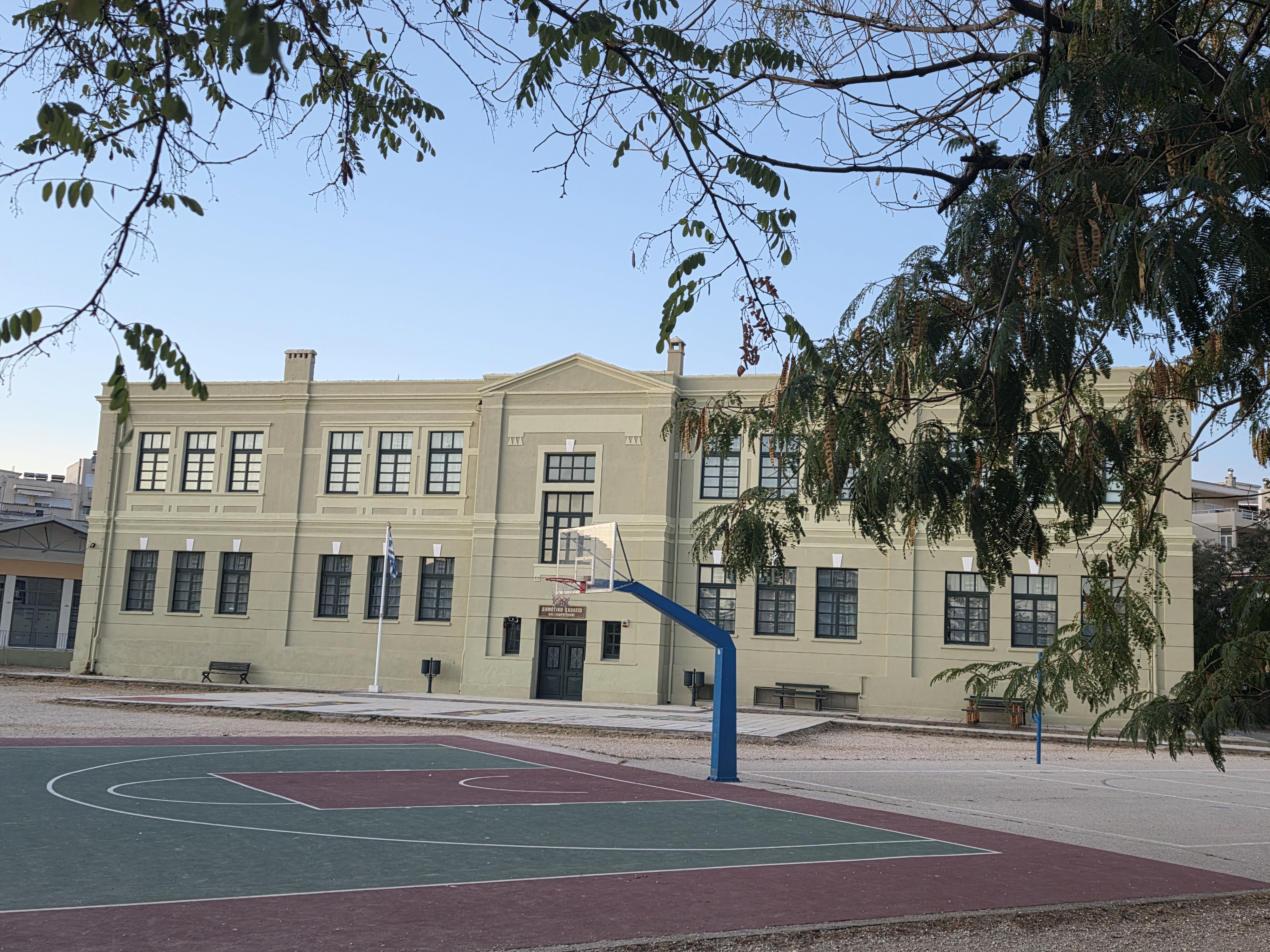 1ο Δημοτικό Σχολείο Αλεξανδρούπολης: Το «Σχολείο της Ανάγκης» που έγινε Ιστορία