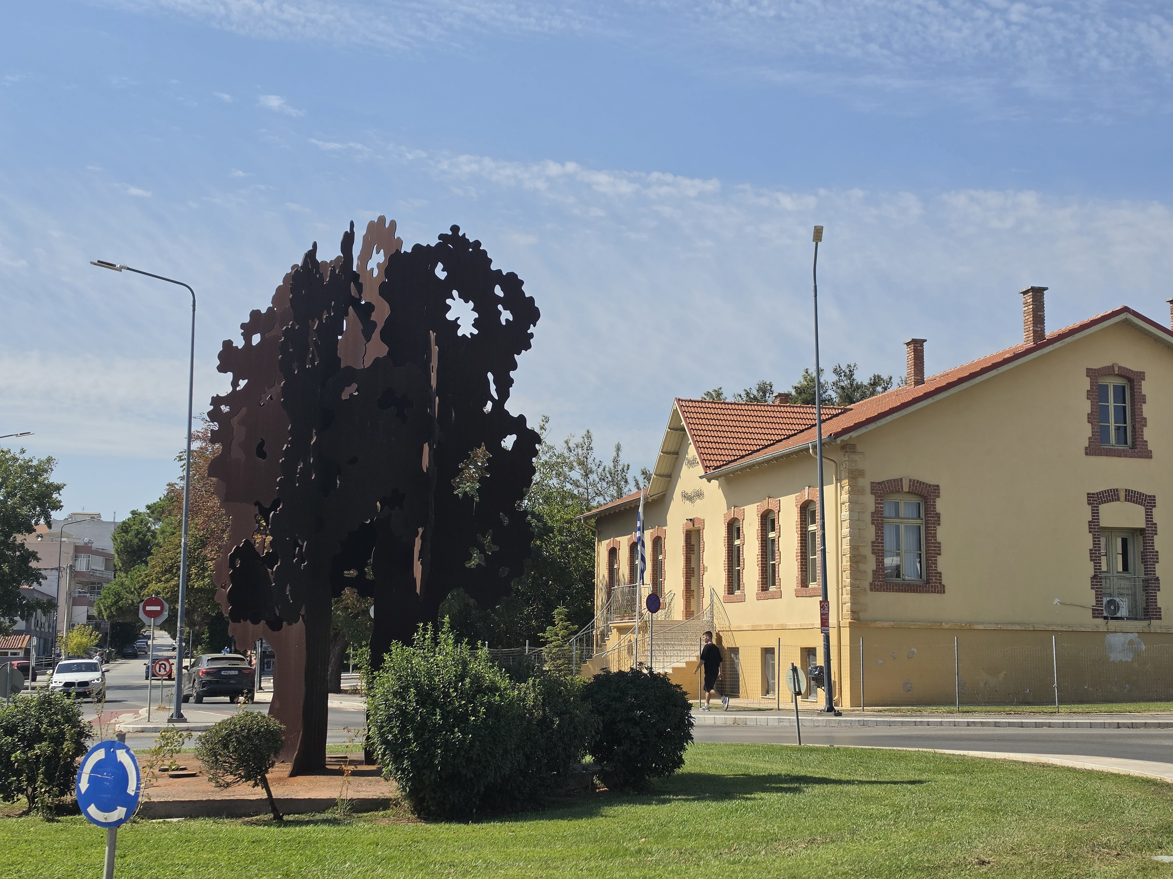 Τα Δύο Σιδερένια Δέντρα