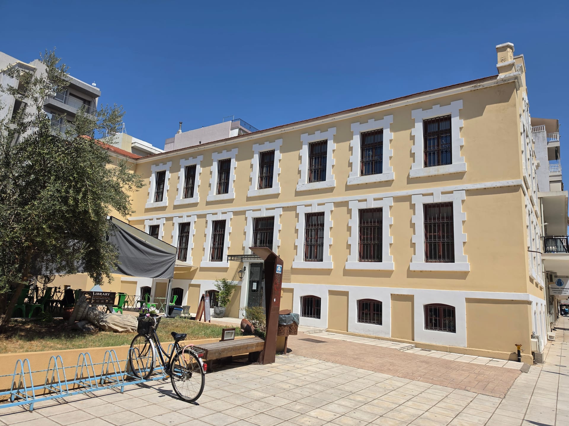 The Tobacco Warehouse (Kapnomagazo)
